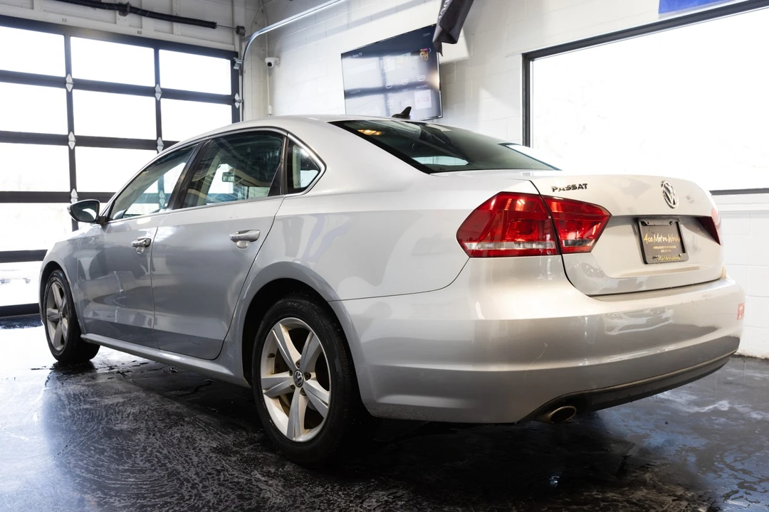2012 Volkswagen Passat - Image 10 of 21