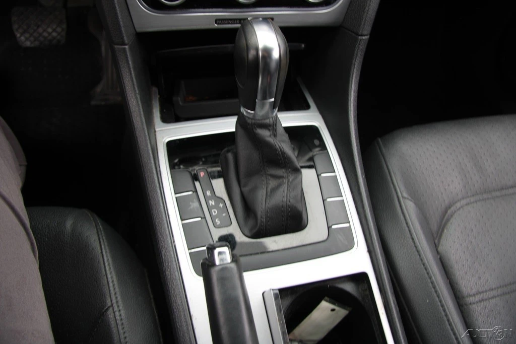 2012 Volkswagen Passat - Image 17 of 21