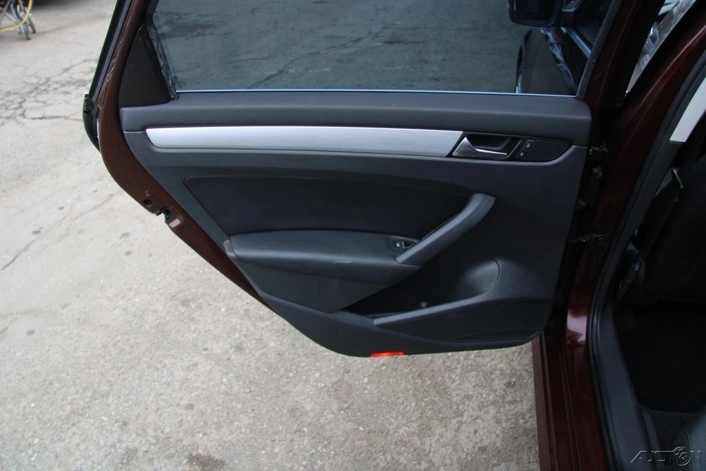 2012 Volkswagen Passat - Image 18 of 21