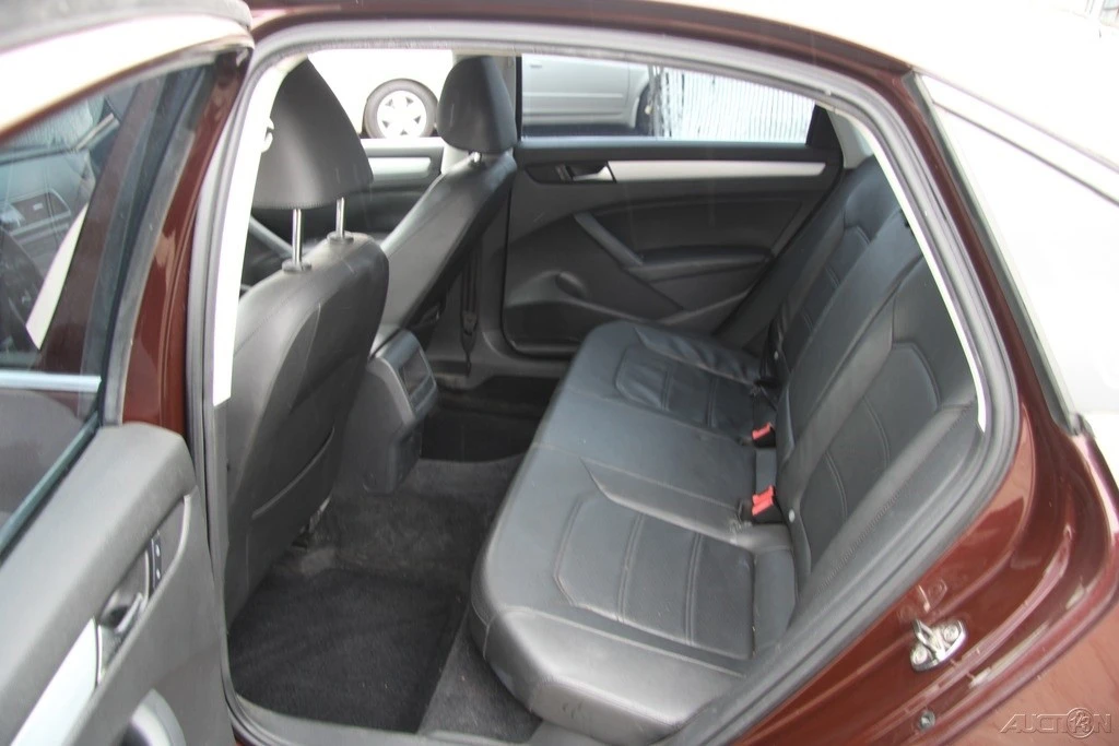 2012 Volkswagen Passat - Image 19 of 21