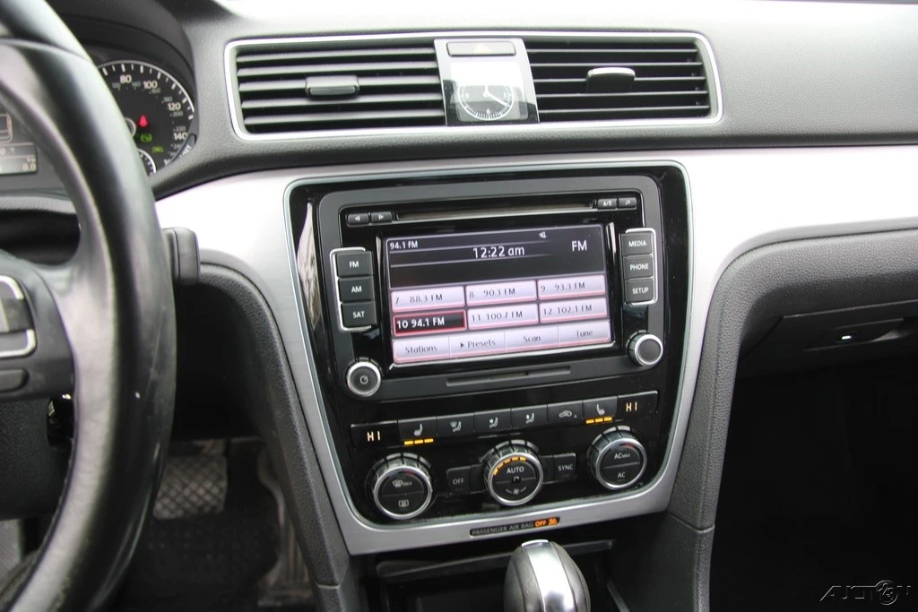 2012 Volkswagen Passat - Image 16 of 21