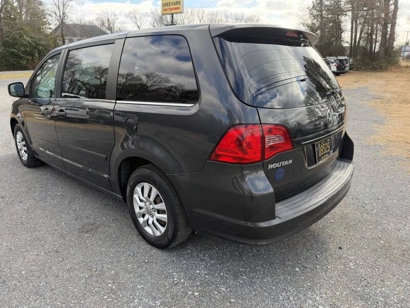 2012 Volkswagen Routan - Image 7 of 21