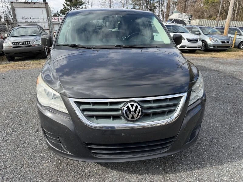 2012 Volkswagen Routan - Image 12 of 21