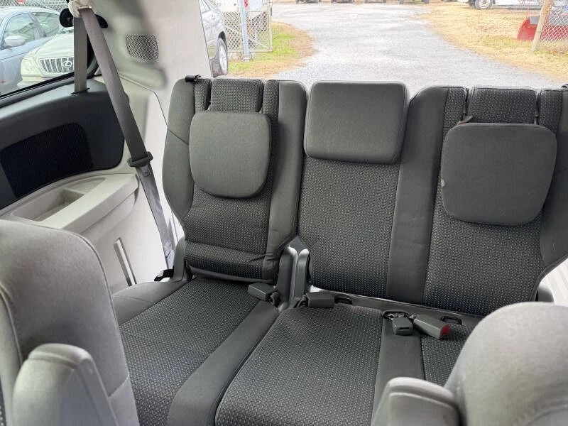 2012 Volkswagen Routan - Image 21 of 21