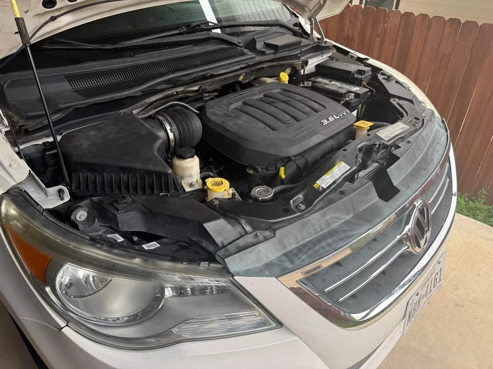 2012 Volkswagen Routan - Image 4 of 10