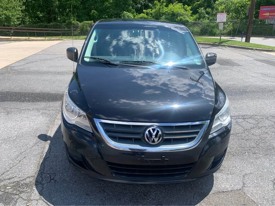 2012 Volkswagen Routan - Image 3 of 6