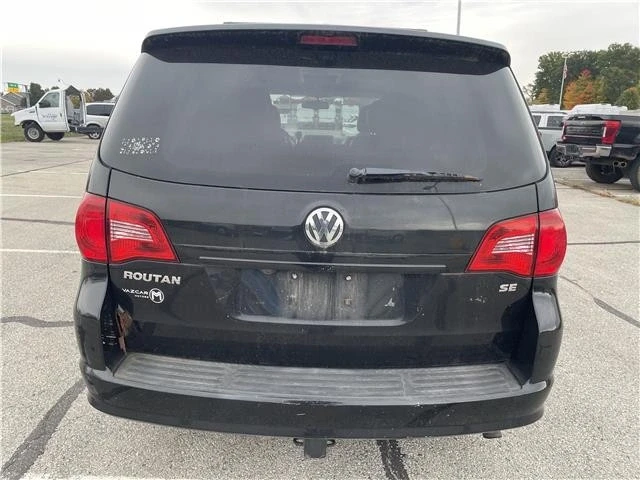2012 Volkswagen Routan - Image 7 of 21