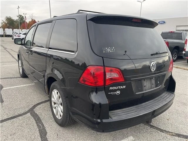 2012 Volkswagen Routan - Image 6 of 21