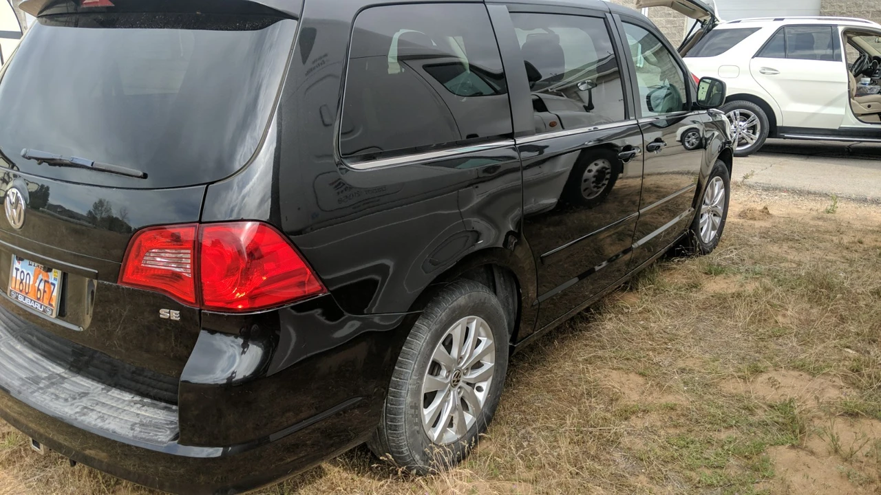 2012 Volkswagen Routan - Image 4 of 20