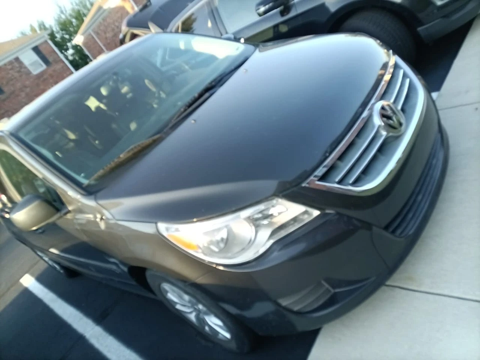 2012 Volkswagen Routan - Image 3 of 13