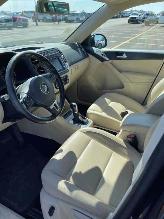 2012 Volkswagen Tiguan - Image 2 of 10