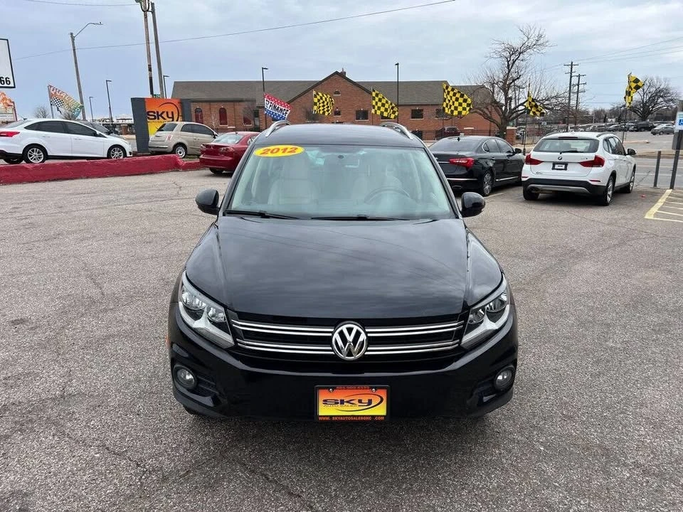 2012 Volkswagen Tiguan - Image 2 of 15