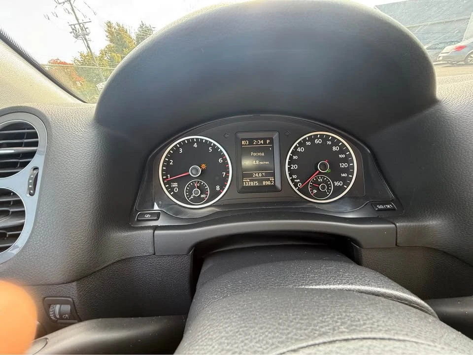 2012 Volkswagen Tiguan - Image 9 of 10
