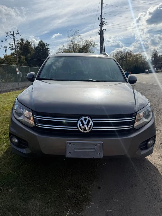 2012 Volkswagen Tiguan - Image 3 of 10