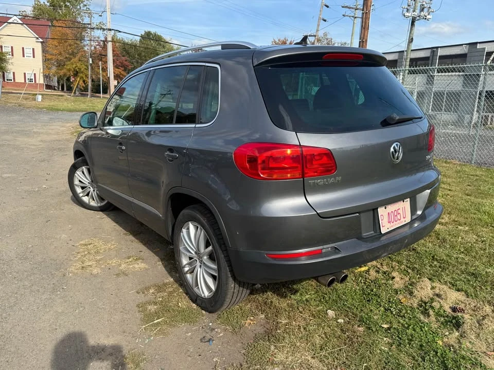 2012 Volkswagen Tiguan - Image 4 of 10