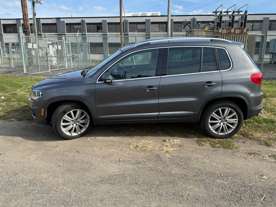 2012 Volkswagen Tiguan - Image 6 of 10