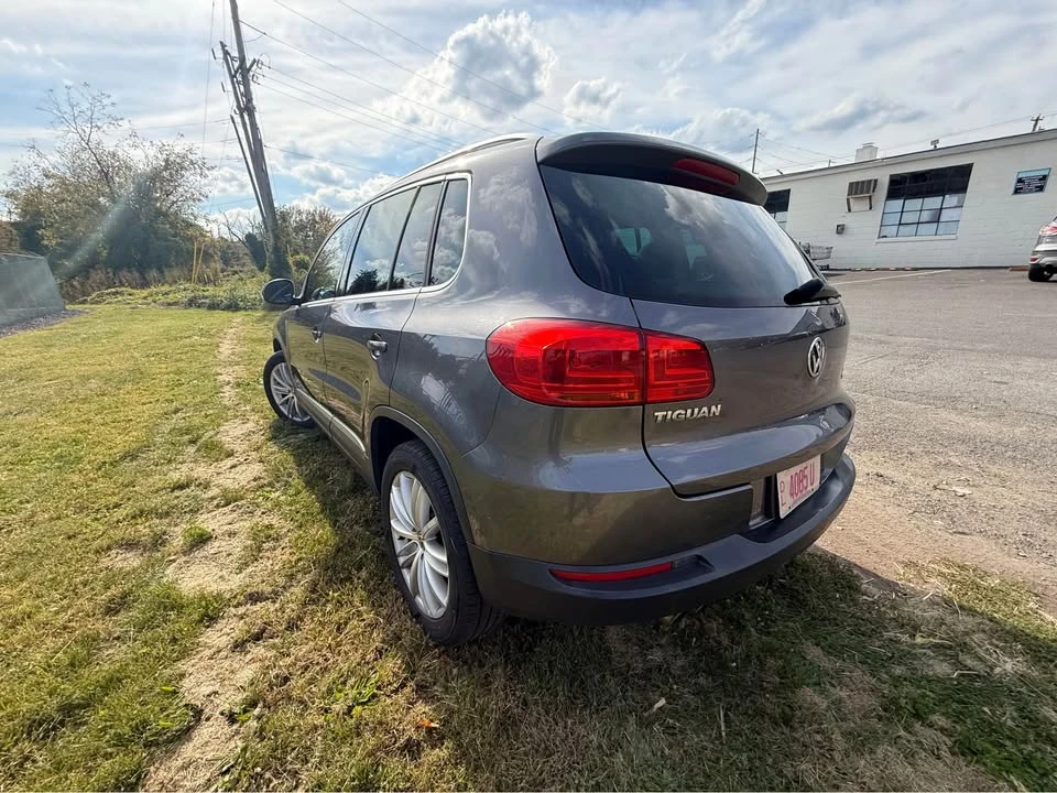 2012 Volkswagen Tiguan - Image 7 of 10