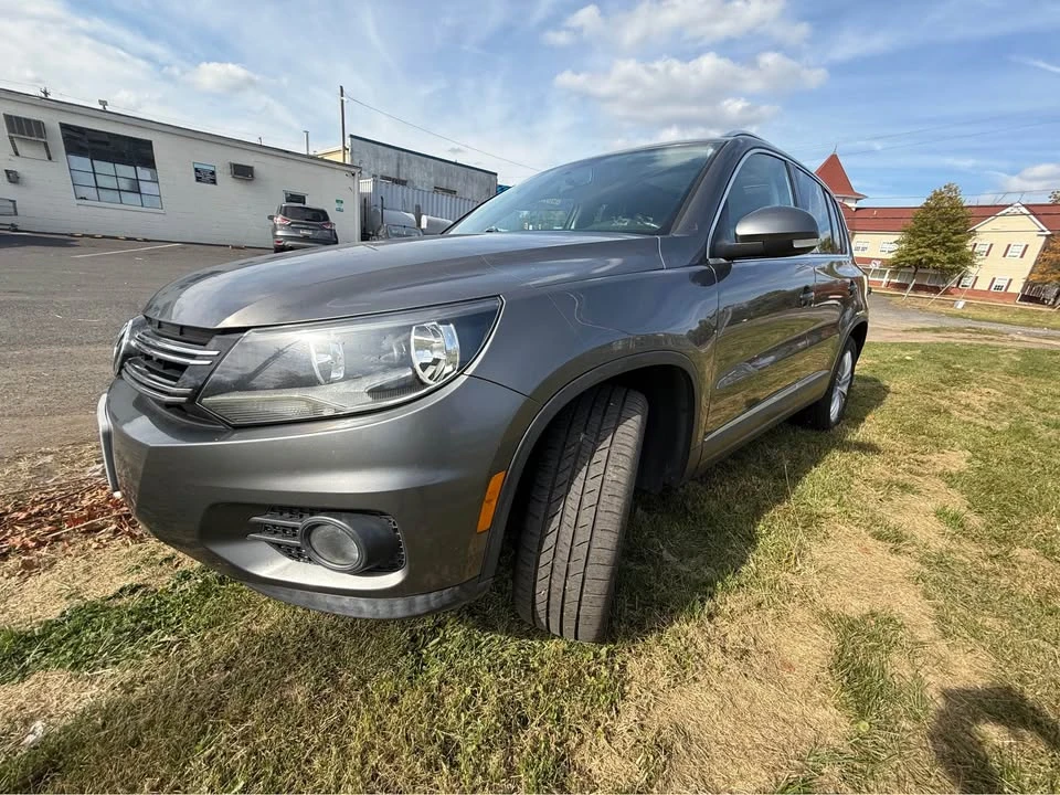 2012 Volkswagen Tiguan - Image 10 of 10