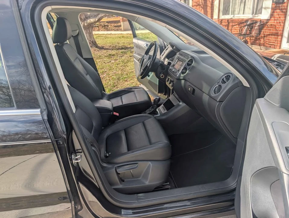 2012 Volkswagen Tiguan - Image 8 of 9