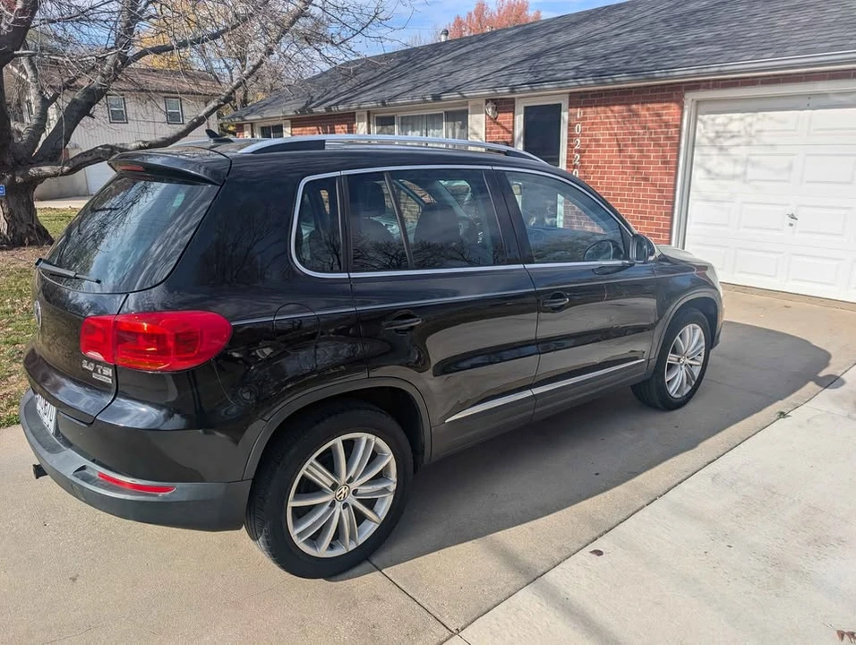 2012 Volkswagen Tiguan - Image 4 of 9