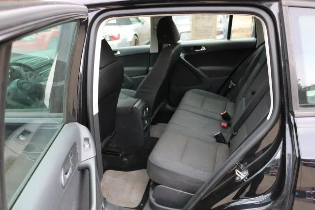 2012 Volkswagen Tiguan - Image 11 of 12