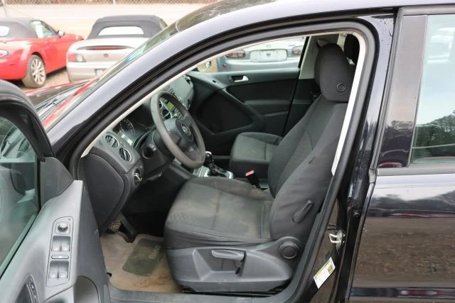 2012 Volkswagen Tiguan - Image 9 of 12