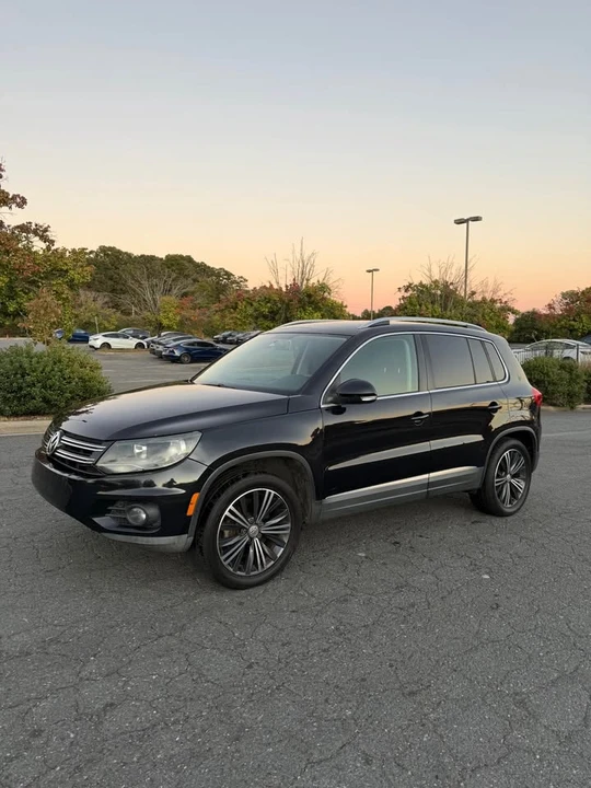 2012 Volkswagen Tiguan - Image 6 of 10