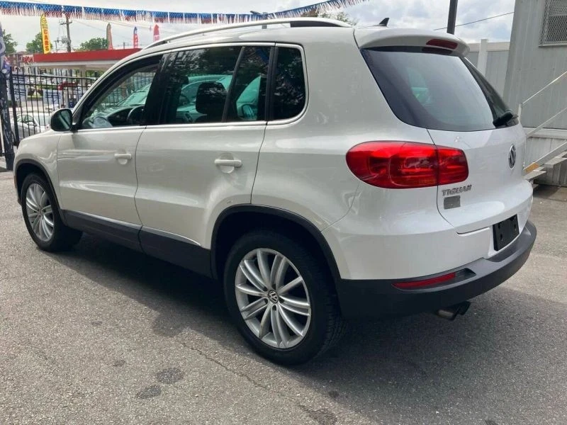 2012 Volkswagen Tiguan - Image 6 of 12