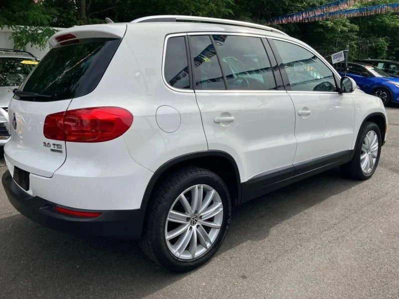 2012 Volkswagen Tiguan - Image 4 of 12