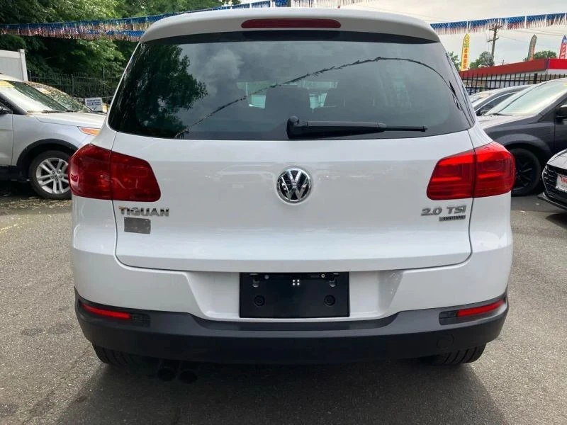 2012 Volkswagen Tiguan - Image 5 of 12