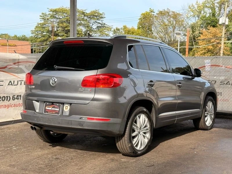 2012 Volkswagen Tiguan - Image 11 of 12