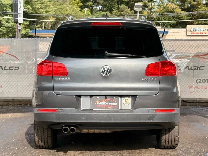 2012 Volkswagen Tiguan - Image 10 of 12
