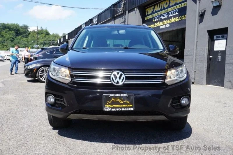 2012 Volkswagen Tiguan - Image 2 of 12