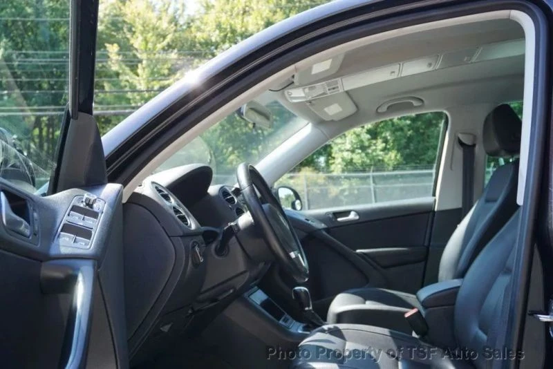 2012 Volkswagen Tiguan - Image 10 of 12
