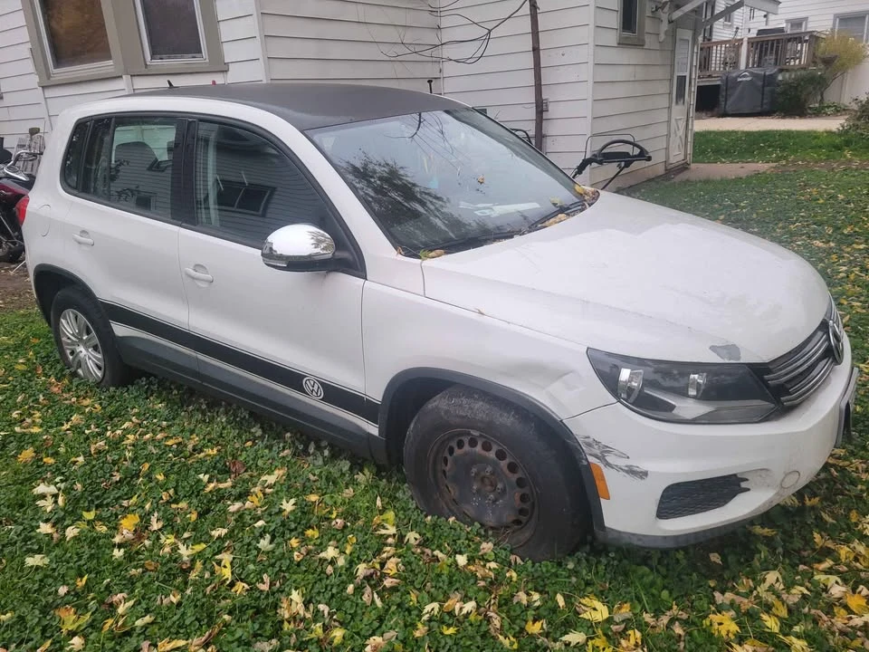 2012 Volkswagen Tiguan - Image 3 of 6