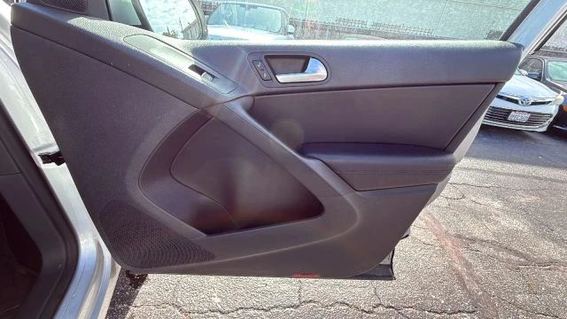 2012 Volkswagen Tiguan - Image 18 of 21