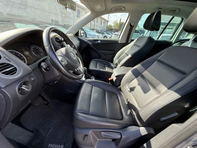 2012 Volkswagen Tiguan - Image 10 of 21