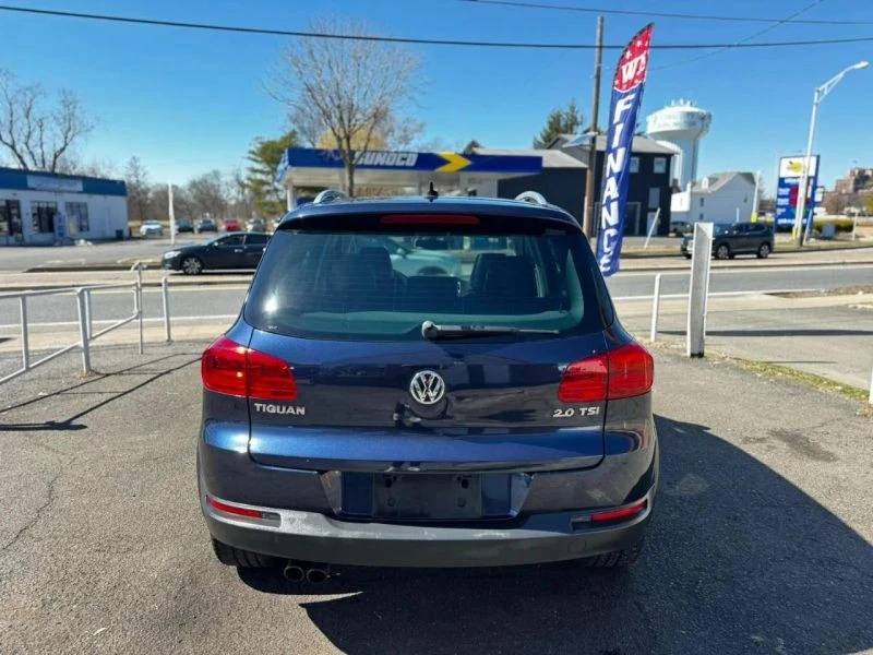 2012 Volkswagen Tiguan - Image 11 of 12