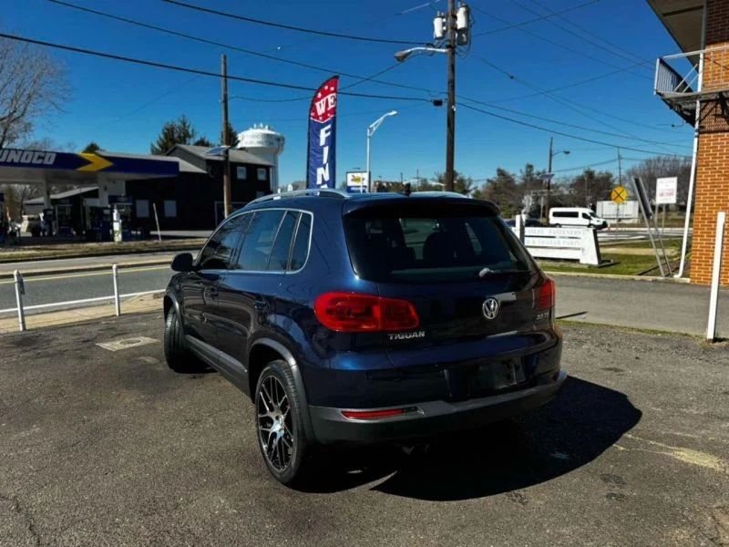 2012 Volkswagen Tiguan - Image 10 of 12