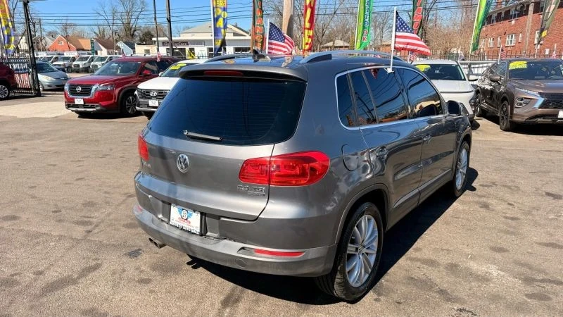 2012 Volkswagen Tiguan - Image 7 of 12