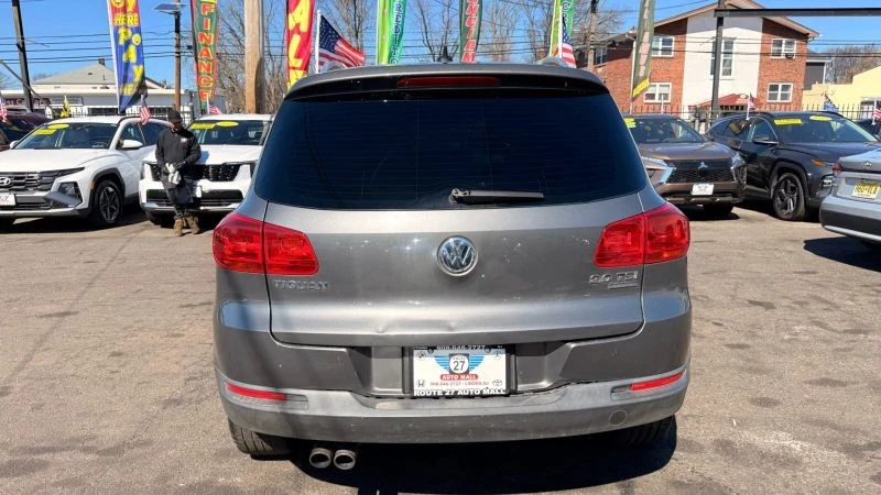 2012 Volkswagen Tiguan - Image 6 of 12