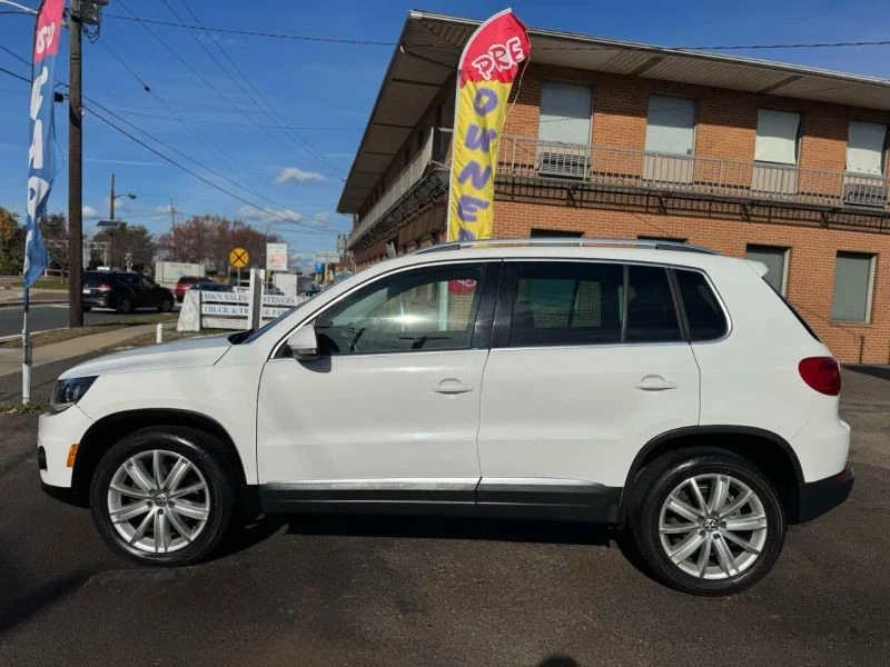 2012 Volkswagen Tiguan - Image 10 of 12