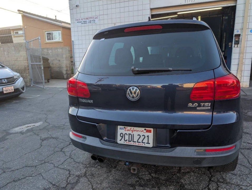 2012 Volkswagen Tiguan - Image 2 of 16