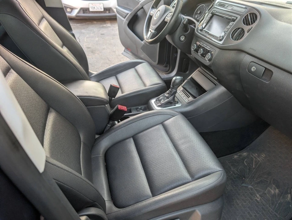 2012 Volkswagen Tiguan - Image 14 of 16
