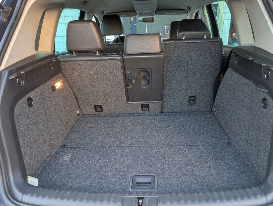 2012 Volkswagen Tiguan - Image 11 of 16
