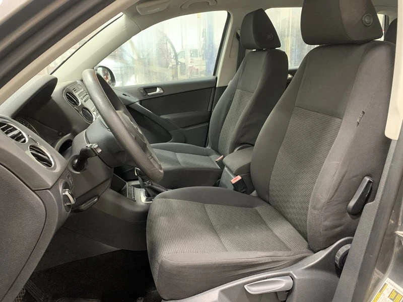 2012 Volkswagen Tiguan - Image 10 of 12