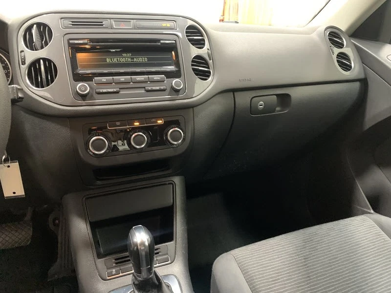 2012 Volkswagen Tiguan - Image 9 of 12