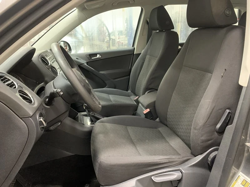 2012 Volkswagen Tiguan - Image 10 of 12