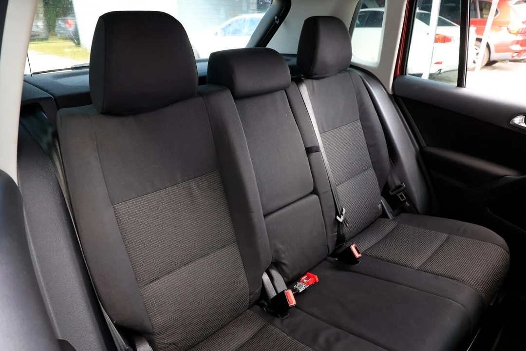 2012 Volkswagen Tiguan - Image 14 of 21