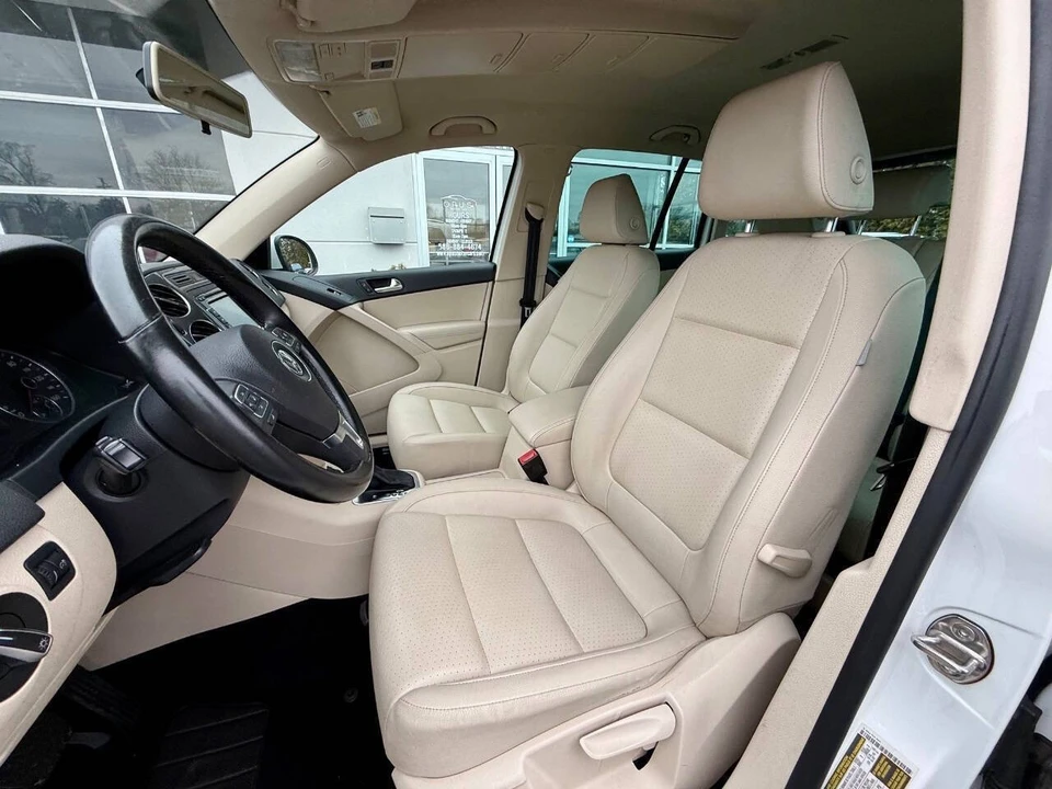 2012 Volkswagen Tiguan - Image 10 of 20